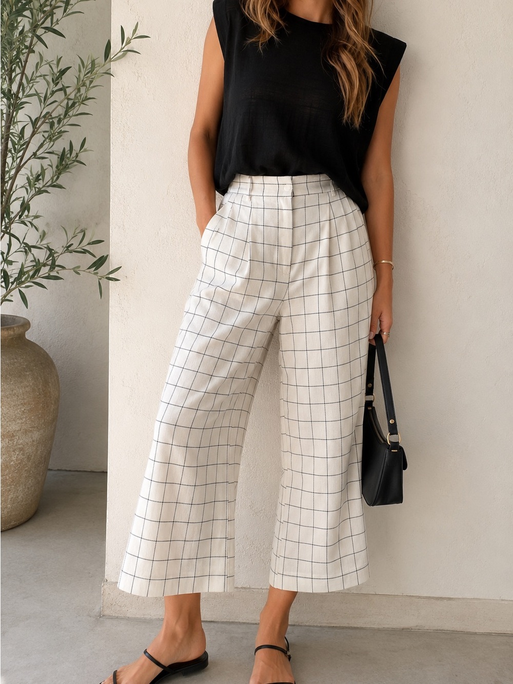 A.Peach High-Waist Wide-Leg Crop Trousers - White/Black Small